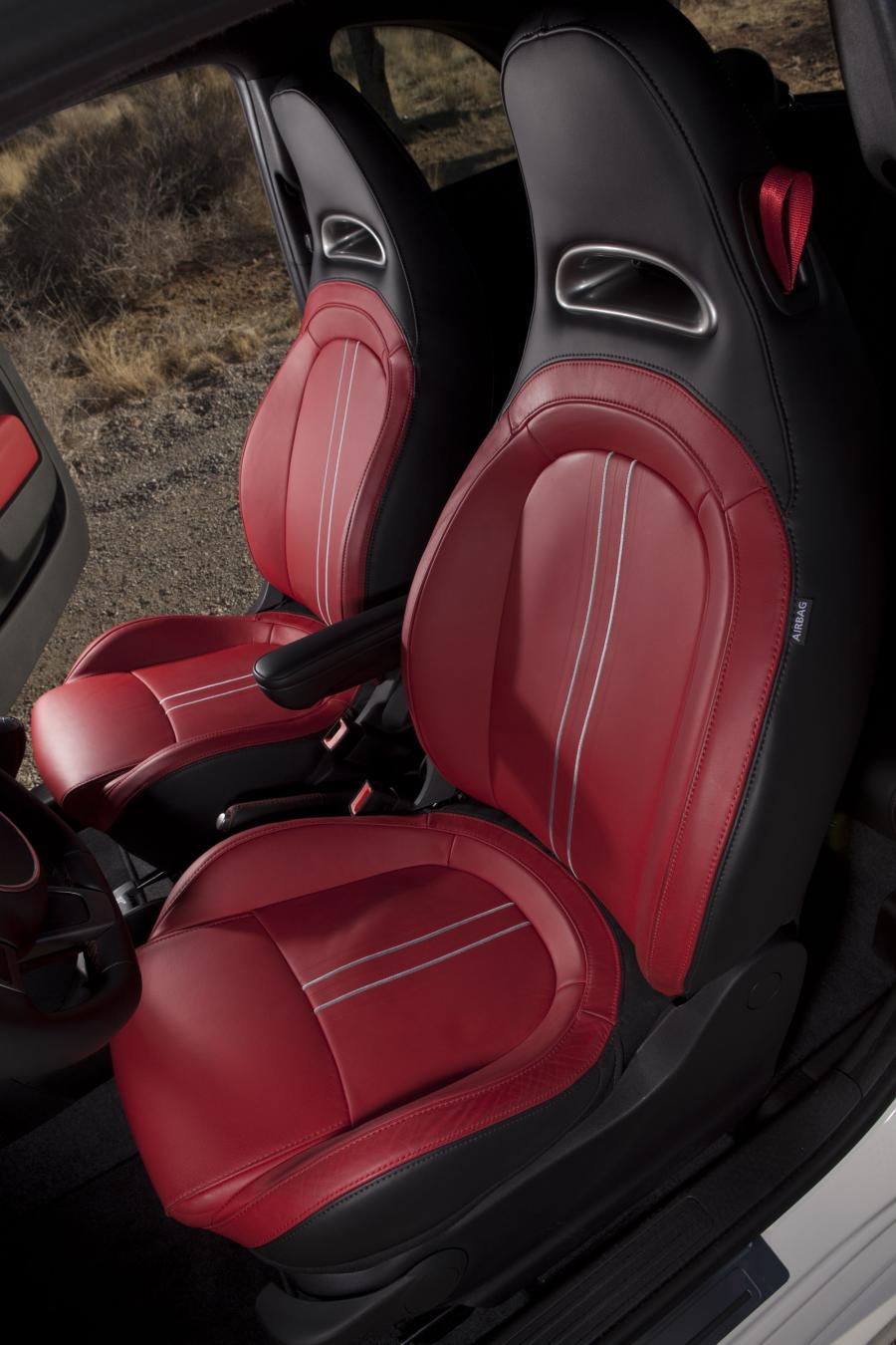 Интерьер Abarth 500 2012 года  (NA) (фото 23 из 75)